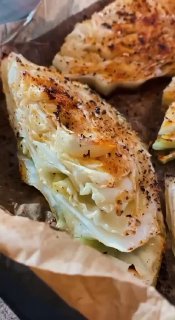 Капуста, запечена в духовці з маслом, часником і спеціями КБЖУ за 1…