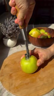 Яблука «ЛЕДАЧИЙ ШТРУДЕЛЬ» – 3-4 шт. Кориця – 1/2 ч. Л. Горіхи (краще волоські або мигдальні…