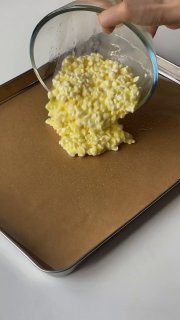 Високий білковий плоский хліб ⠀ Сьогодні я дізнався, що ви можете спекти сир з яйцем …