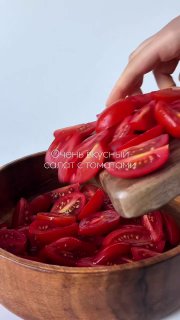 Салат з фетою та насінням На 100 грам – 140 ккал ВИКОРИСТАНО – 5/11/4 Помідори черрі – …