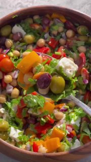 САЛАТ З НУТУ КБЖУ – 1203.695.2 * 400 г консервованого нуту, без рідини * …